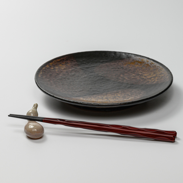 萩焼(伝統的工芸品)平皿中掛分け(鉄赤釉＆黒釉)丸