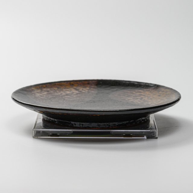 萩焼(伝統的工芸品)平皿中掛分け(鉄赤釉＆黒釉)丸