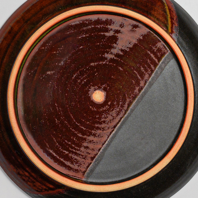 萩焼(伝統的工芸品)大皿掛分け(鉄赤釉＆黒釉)丸