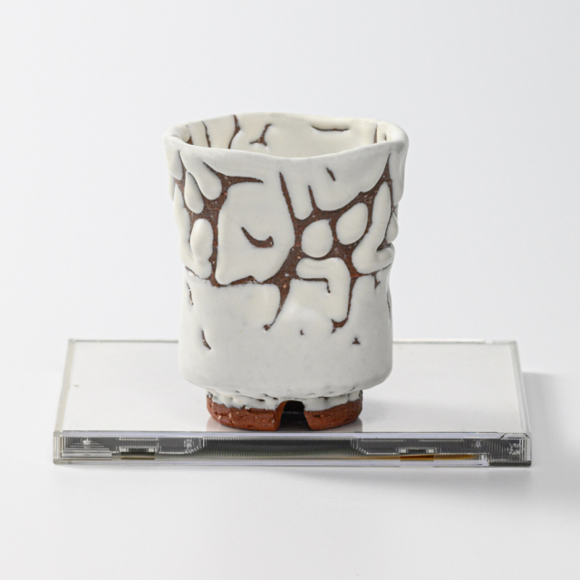 萩焼(伝統的工芸品)湯呑小鬼白松端反えくぼ