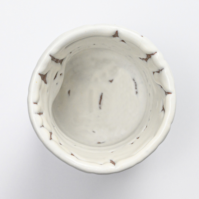 萩焼(伝統的工芸品)湯呑小鬼白松端反えくぼ