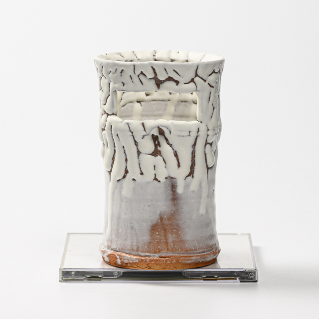 萩焼(伝統的工芸品)花入小鬼白松竹形No1444