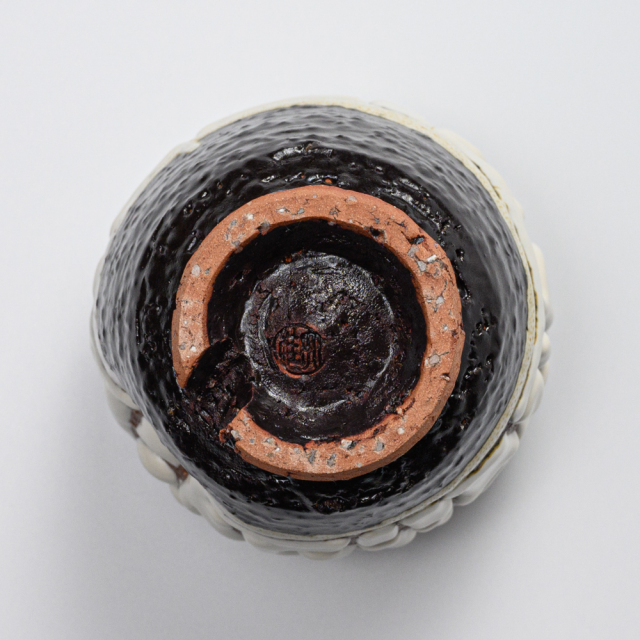 萩焼(伝統的工芸品)湯呑小掛分け(鬼白荒特＆黒釉)呉器ヘラメ