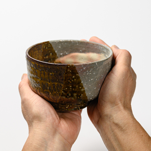 萩焼(伝統的工芸品)抹茶碗上掛分け(刷毛青荒＆鉄釉)半筒No1823