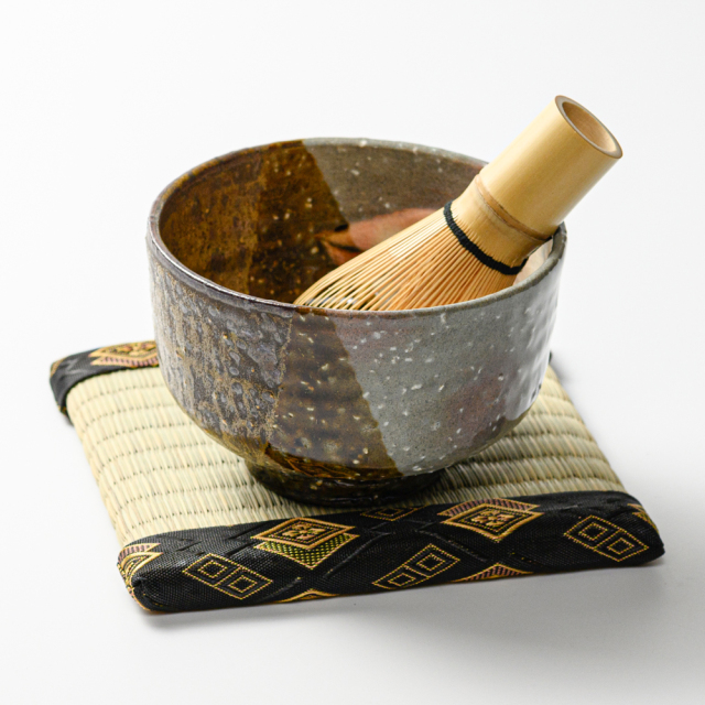 萩焼(伝統的工芸品)抹茶碗上掛分け(刷毛青荒＆鉄釉)半筒No1823