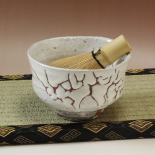萩焼(伝統的工芸品)抹茶碗上鬼白荒竹沓形桜高台