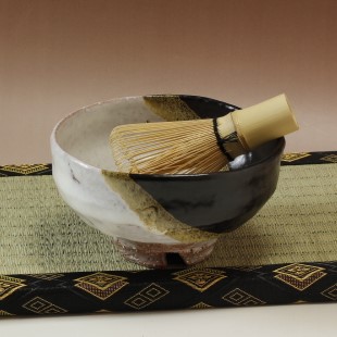 萩焼(伝統的工芸品)抹茶碗上掛分け(鬼白荒梅＆黒釉)馬盥