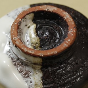 萩焼(伝統的工芸品)抹茶碗上掛分け(鬼白荒梅＆黒釉)端反