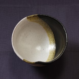 萩焼(伝統的工芸品)抹茶碗上掛分け(鬼白荒梅＆黒釉)碗形猪口