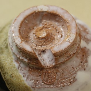 萩焼(伝統的工芸品)抹茶碗上掛分け(鬼白荒梅＆黒釉)碗形猪口