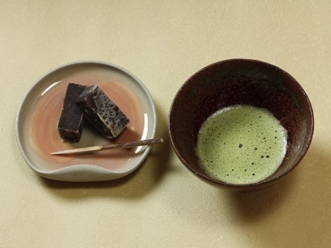 萩焼(伝統的工芸品)抹茶碗特鉄赤釉荒黒刷毛井戸形