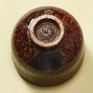 萩焼(伝統的工芸品)抹茶碗特鉄赤釉荒黒刷毛胴締