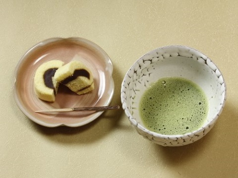 萩焼(伝統的工芸品)抹茶碗特鬼白荒松碗形桜高台