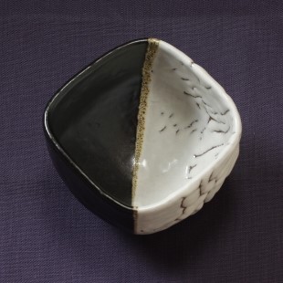 萩焼(伝統的工芸品)抹茶碗極上掛分け(鬼白荒竹＆黒釉)四方