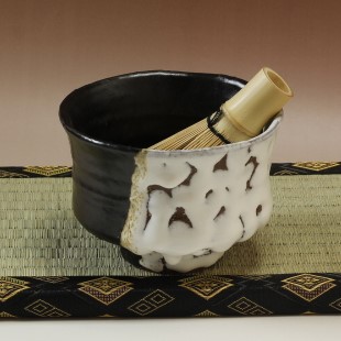 萩焼(伝統的工芸品)抹茶碗極上掛分け(鬼白荒竹＆黒釉)端反