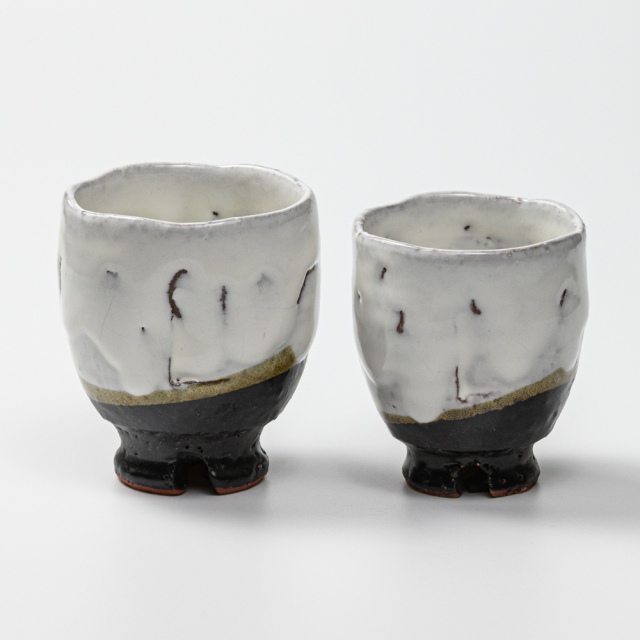 萩焼(伝統的工芸品)湯呑小掛分け(鬼白荒竹＆黒釉)呉器ヘラメ