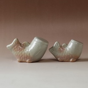 萩焼(伝統的工芸品)置物豆姫萩「親子鯉」No2203