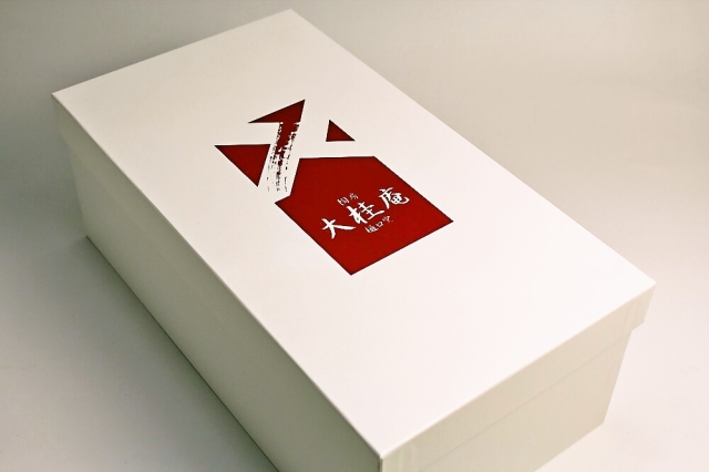 紙箱No4-C&S2客・丼2個・ジョッキ2個