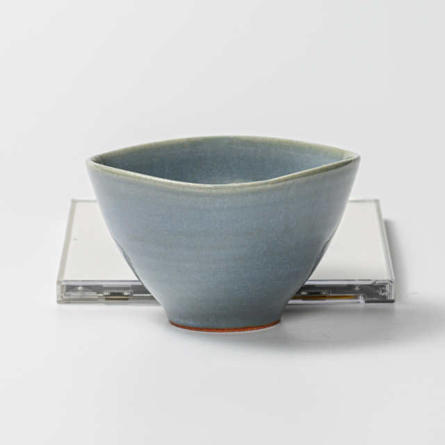 萩焼(伝統的工芸品)小鉢大淡青釉三方
