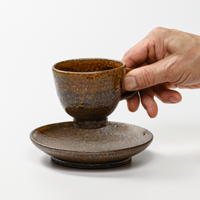 萩焼(伝統的工芸品)カップ＆ソーサ鉄釉呉器No511
