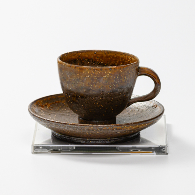 萩焼(伝統的工芸品)カップ＆ソーサ鉄釉呉器No511