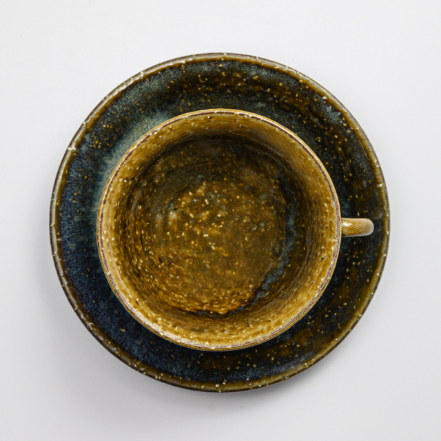 萩焼(伝統的工芸品)カップ＆ソーサ鉄青釉平高付No533