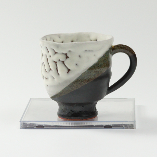 萩焼(伝統的工芸品)マグカップ大掛分け(鬼白松＆黒釉)呉器