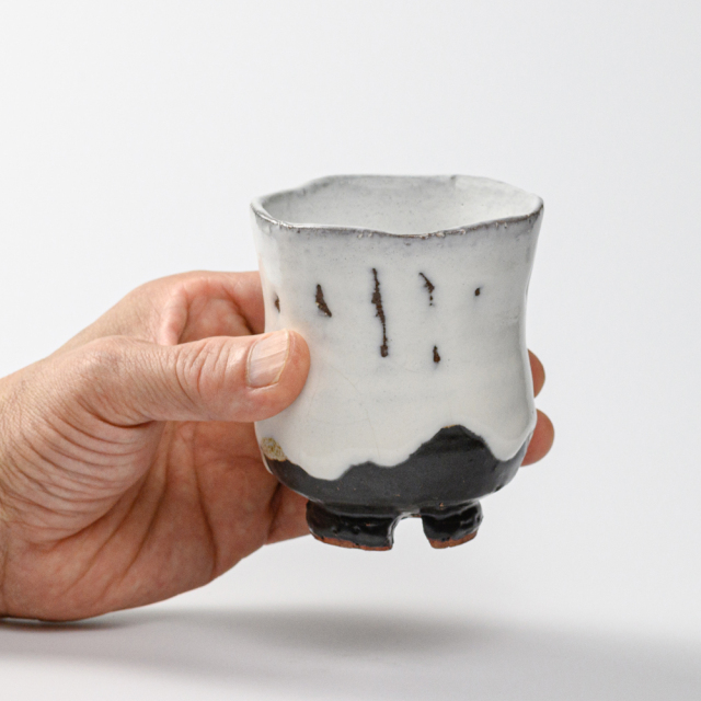 萩焼(伝統的工芸品)湯呑大掛分け(鬼白竹＆黒釉)胴締