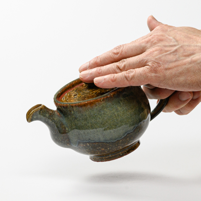 萩焼(伝統的工芸品)ポット鉄青釉丸