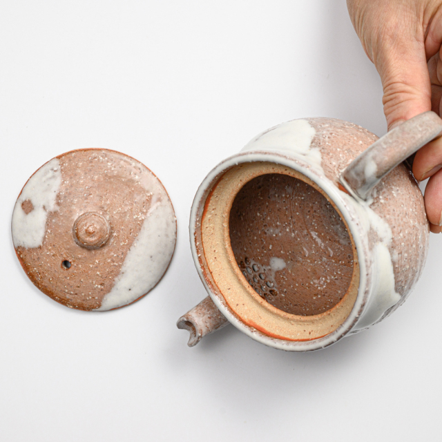 萩焼(伝統的工芸品)ポット白萩掛分け丸No625