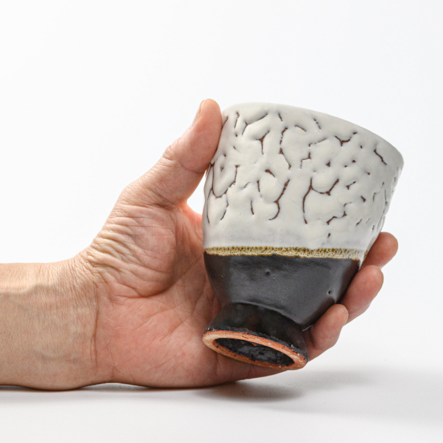 萩焼(伝統的工芸品)タンブラー大掛分け(鬼白松＆黒釉)呉器撥高台No732