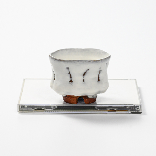 萩焼(伝統的工芸品)ぐい呑鬼白竹端反No822