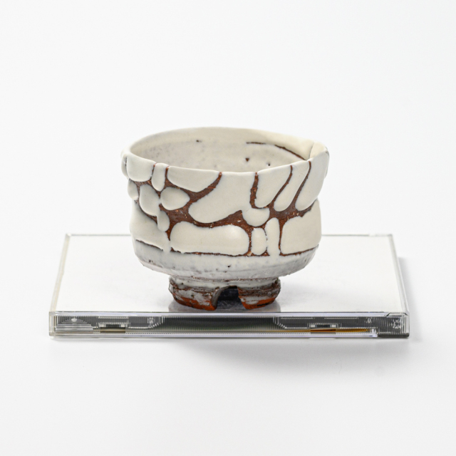 萩焼(伝統的工芸品)ぐい呑鬼白荒特胴締割高台No825