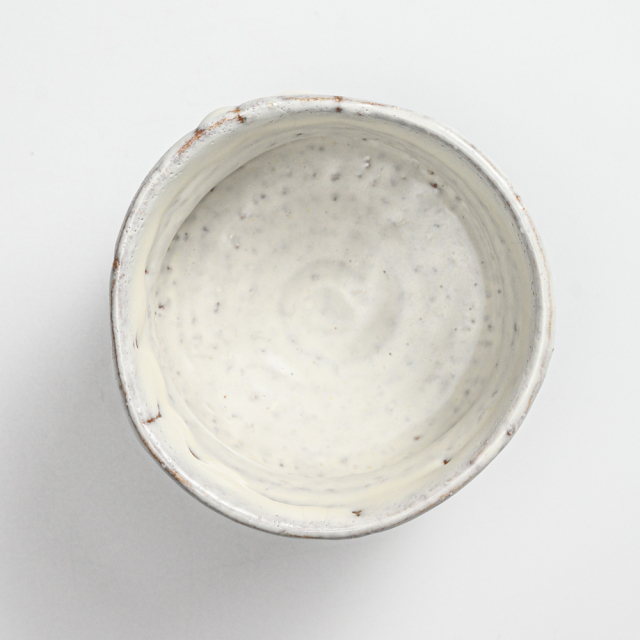 萩焼(伝統的工芸品)ぐい呑鬼白荒松胴締割高台No826