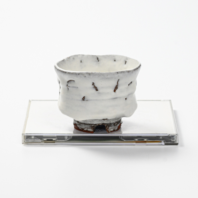 萩焼(伝統的工芸品)ぐい呑鬼白荒竹端反割高台No829