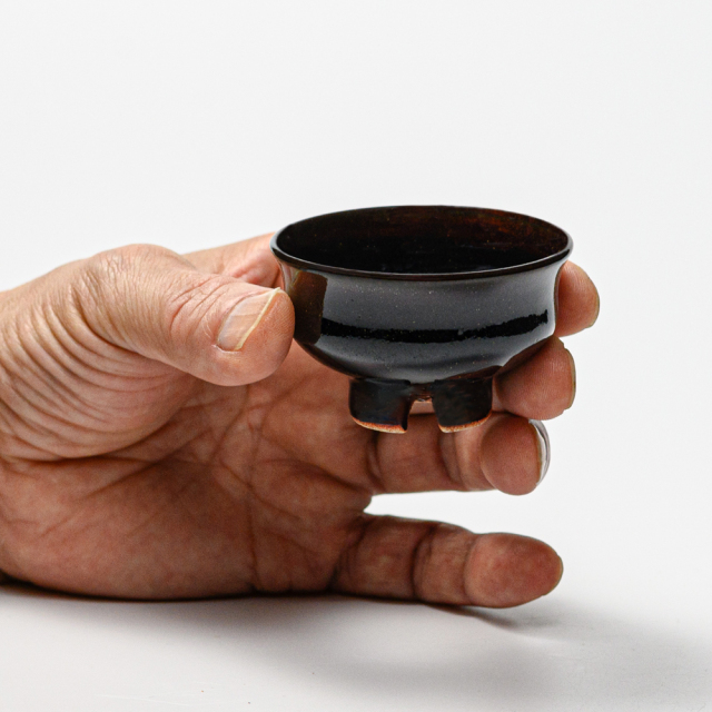 萩焼(伝統的工芸品)ぐい呑銀黒星釉柿の蒂No843