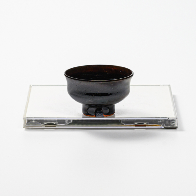 萩焼(伝統的工芸品)ぐい呑銀黒星釉柿の蒂No843