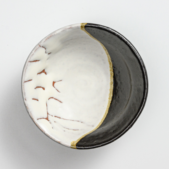 萩焼(伝統的工芸品)盃掛分け(鬼白松＆黒釉)丸No879