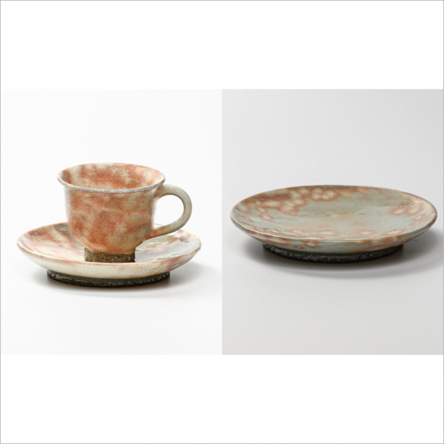 【2022年春から夏のおすすめギフト】No9072・御本手のカップ＆ソーサと平皿