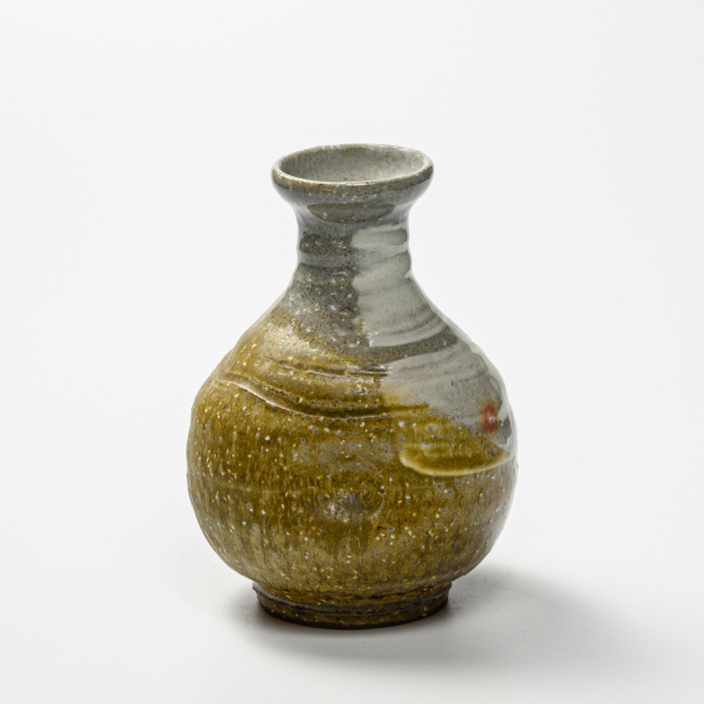 萩焼(伝統的工芸品)徳利掛分け(刷毛青＆緑釉)丸鶴首線彫