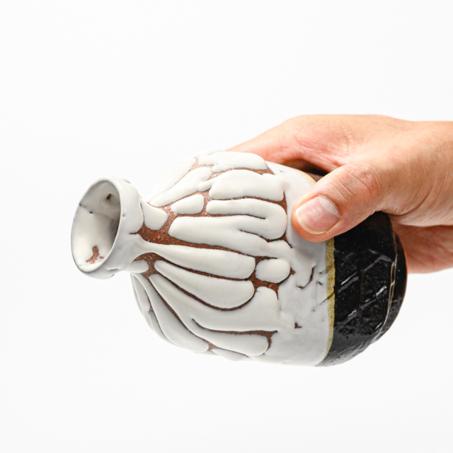 萩焼(伝統的工芸品)徳利掛分け(鬼白松＆黒釉)肩衝叩き