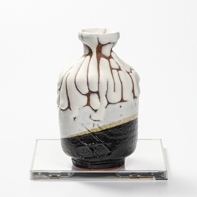 萩焼(伝統的工芸品)徳利掛分け(鬼白松＆黒釉)肩衝叩き