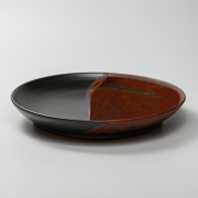 萩焼(伝統的工芸品)大皿掛分け(鉄赤釉＆黒釉)丸