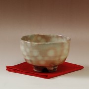 ◼️遺品整理◼️釉薬が見事に流れる高台の珍しい雰囲気の抹茶茶碗、萩焼、茶道具 ◼️遺品整理◼️釉薬が見事に流れる高台の珍しい雰囲気の抹茶