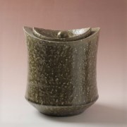 萩焼(伝統的工芸品)水指緑釉荒端反(共蓋付)