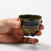 萩焼(伝統的工芸品)ぐい呑鉄釉掛分け丸猪口No813