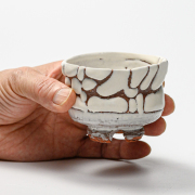 萩焼(伝統的工芸品)ぐい呑鬼白荒特胴締割高台No825