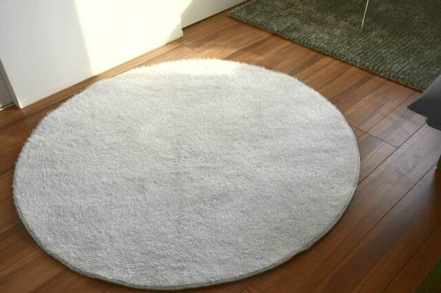 ラグ 円形 洗える 北欧 小さめ 90cm 丸型 ラグマット おしゃれ Pbシャギー 厚手 グレー オールシーズン 低反発 洗濯機 品名 ｗイージー 円形 90cm 北海道 絨毯 ラグ専門店 大漁カーペット
