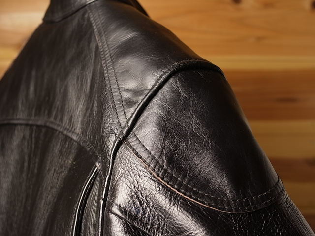 ショルダー当て革