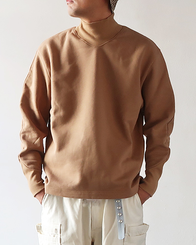 Handwerker - HW turtleneck sweater - CAMEL ハンドベーカー ハンドベーカータートルネックスウェット